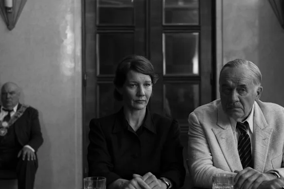Patrie de Pawlikowski, avec Sandra Hüller et Hanns Zischler, dure 82 minutes économiques.