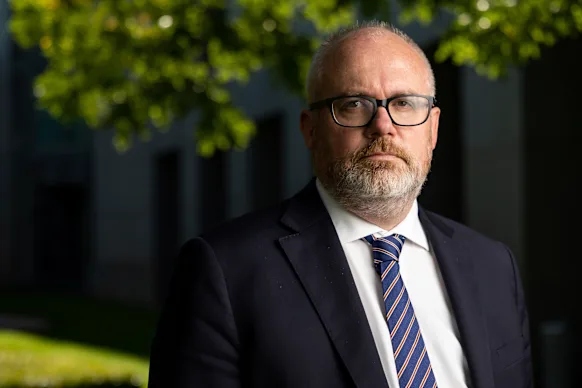 Le ministre de l'Industrie et de l'Innovation, Tim Ayres, affirme que la Coalition ne prend pas la question du Pacifique au sérieux.