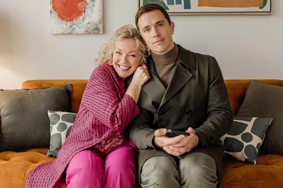 Rebecca Gibney et Harry McNaughton dans Bonheur.