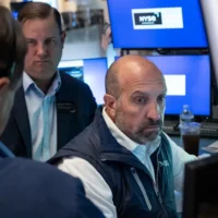 Marchés aujourd&rsquo;hui : Wall Street touchée par la chute d&rsquo;Alphabet ; La chef de la BCE, Christine Lagarde, démissionne ; L&rsquo;ASX est sur le point de progresser