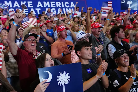 Une foule acclamant Donald Trump en Caroline du Sud.