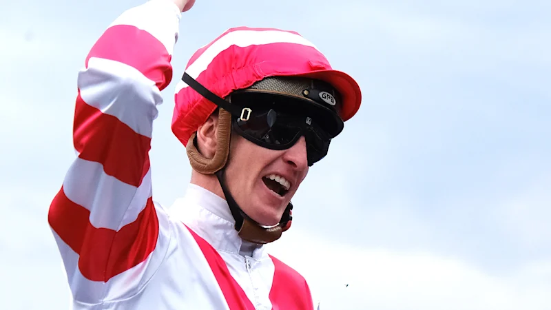 Résultats des courses de Randwick : Skyhook remporte Golden Eagle avec un temps record alors que la favorite Sheza Alibi vacille