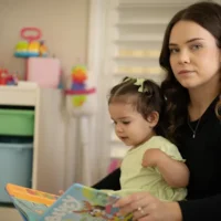 Soins post-partum pour les jeunes mères : l&rsquo;enquête sénatoriale sur la santé des femmes tiendra sa première audience lundi