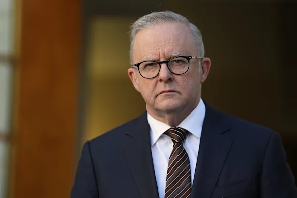 Le Premier ministre Anthony Albanese lors d'une conférence de presse au Parlement de Canberra jeudi.