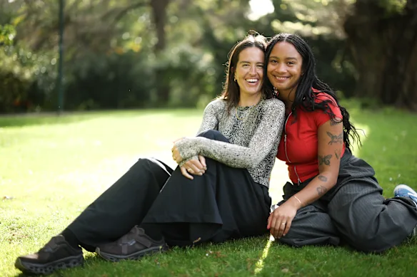 Pour Tamara Natt et sa femme Aurelia St Clair, s'embrasser a toujours été un moyen important de se connecter. 