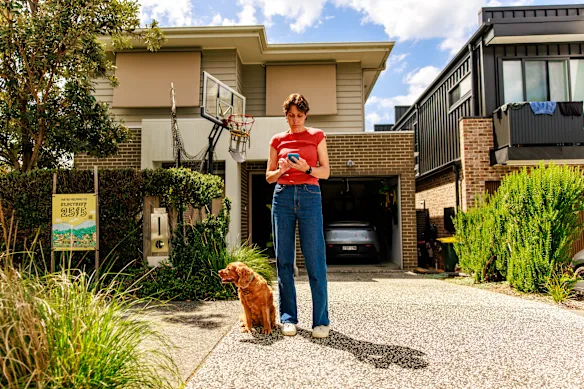 Bronwyn Batten estime que se connecter au réseau de gaz lorsqu'elle a construit sa maison à Thirroul, au nord de Wollongong, il y a 10 ans, était une erreur.
