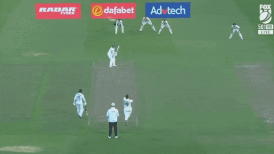 La superbe prise de Matt Renshaw a donné à Scott Boland son quatrième guichet.