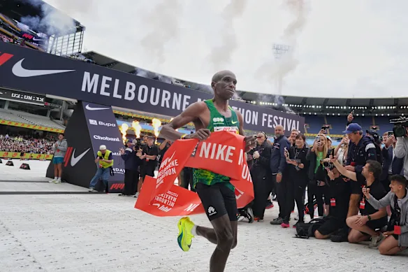 Eliud Kipchoge, vainqueur du marathon masculin de Melbourne.