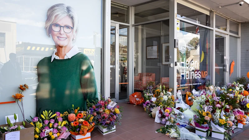 Helen Haines attaque des mises à jour en direct : le député indien perd ses deux jambes, confirme son mari ; veillée organisée à Wodonga ; plus de détails apparaissent sur le passé de l'agresseur présumé Brendan Nugent