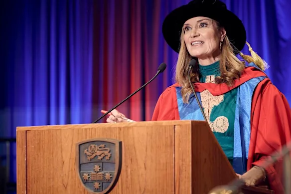 Julia Baird s'adresse aux diplômés de l'Université de Sydney au début du mois.