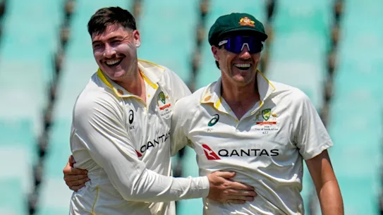 Matt Renshaw et Pat Cummins lors de la cinquième journée à Durban.