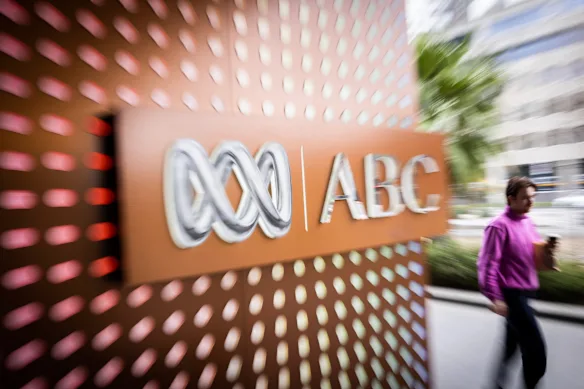 Le nouveau responsable de l'information d'ABC a menacé de mesures disciplinaires un journaliste chevronné et représentant syndical.