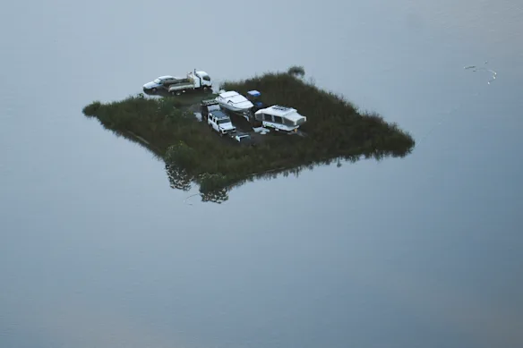 Les zones touchées par les inondations sont vues depuis un hélicoptère dans les régions de Windsor et de Pitt Town, le long de la rivière Hawkesbury, en mars 2021.