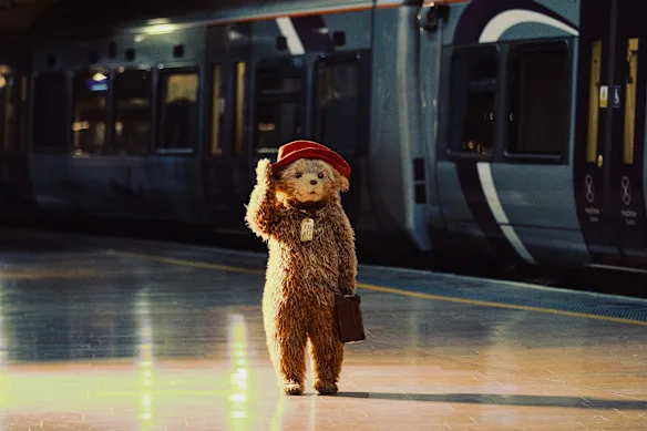 Sydney n'est que la troisième ville au monde à accueillir sur scène l'adorable ours animatronique. 