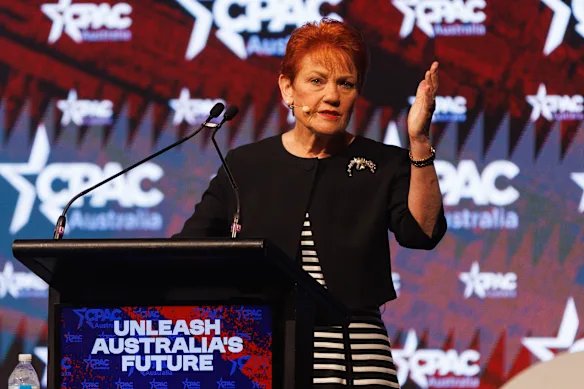 La dirigeante de One Nation, Pauline Hanson, a attaqué samedi Angus Taylor au sein du réseau d'action politique conservateur.
