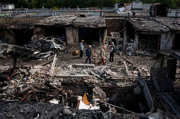 Des garages ont été détruits lors d'une frappe de missile russe sur Vyshhorod, dans la région de Kiev, le mois dernier.