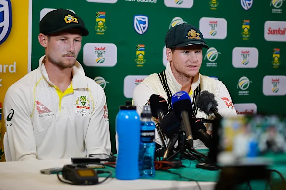 Cameron Bancroft et Steve Smith face aux médias à Cape Town 2018.