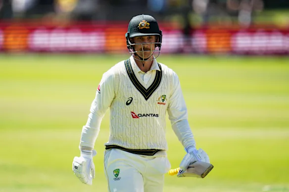 L'Australien Nic Maddinson revient au pavillon après son licenciement lors du deuxième test.